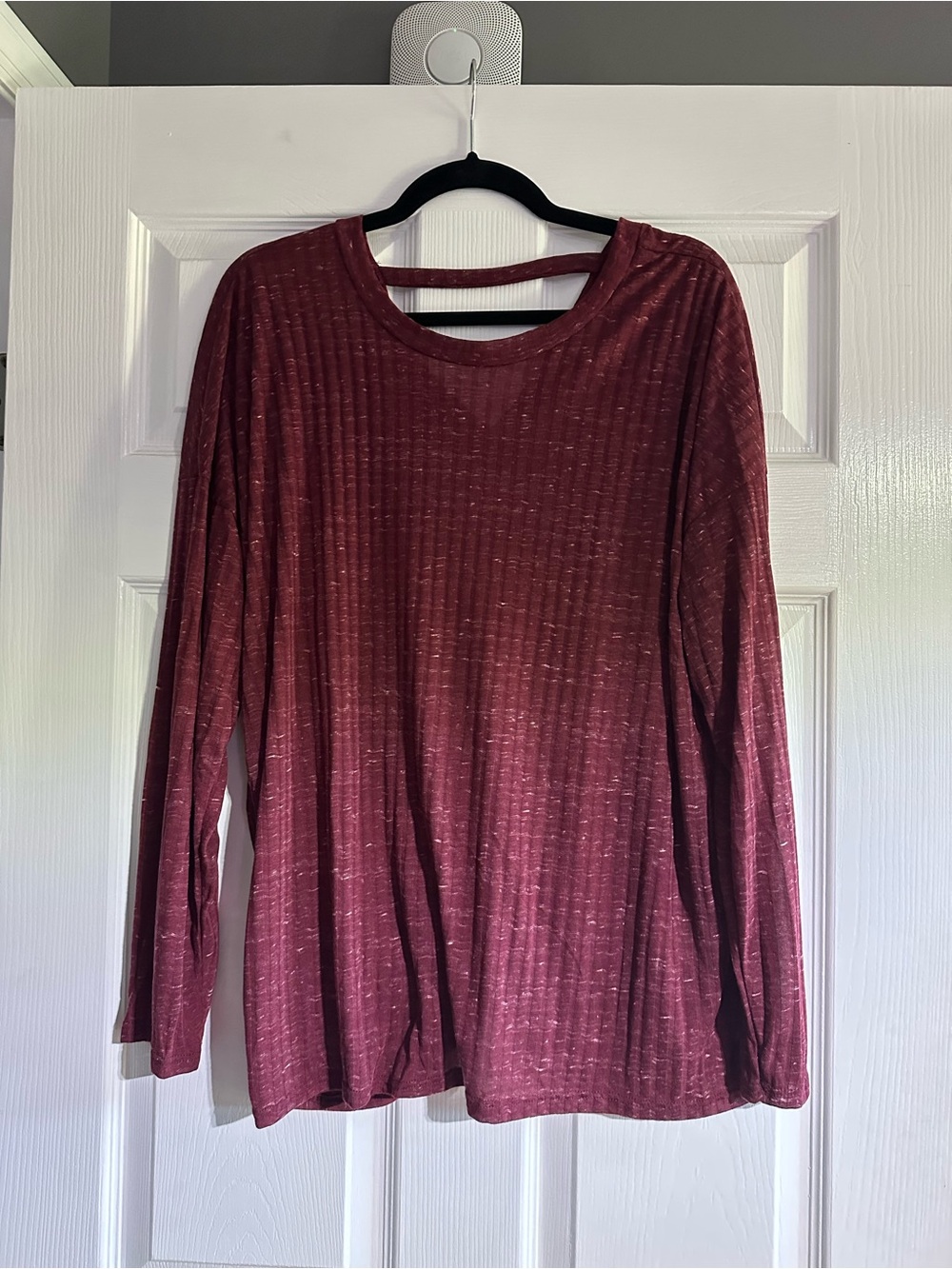 Long-Sleeve Ribbed Knit Top in Burgundy